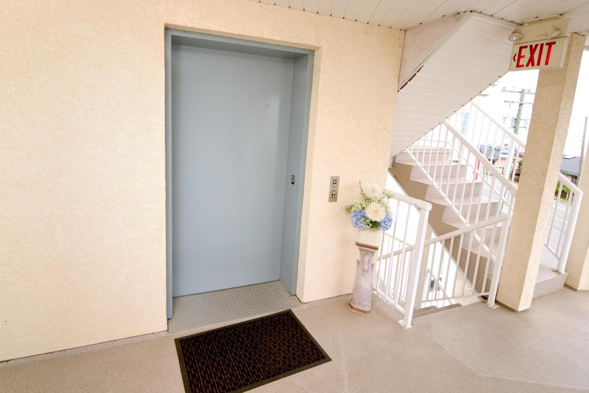 Casa Grande Inn Qualicum Beach Εξωτερικό φωτογραφία